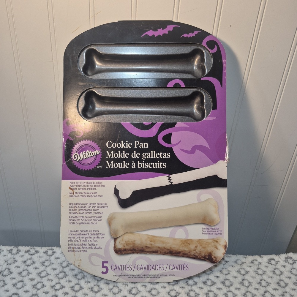 Wilton 5 Cavity Dog Bone Shape Cookie Cake Pan #2105-0260 Non-Stick, NEW SEALED!